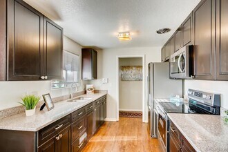 7111 Clay St in Westminster, CO - Building Photo - Building Photo