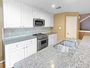 1263 W 17th St in Houston, TX - Foto de edificio - Building Photo