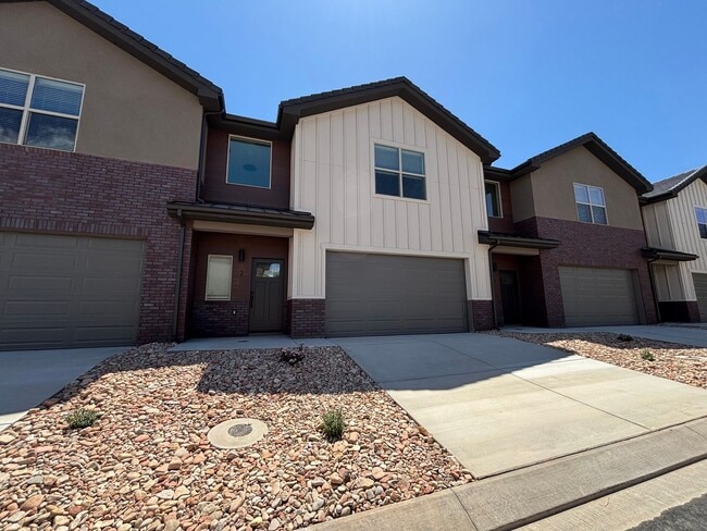 73 N 520 W in Hurricane, UT - Building Photo - Building Photo