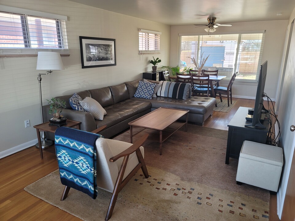 978 Kenton St in Aurora, CO - Building Photo