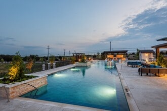 Collection Schertz Station in Schertz, TX - Foto de edificio - Building Photo
