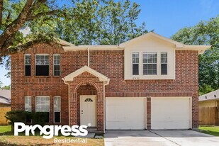 18450 Hollow Oaks Cir in Porter, TX - Building Photo
