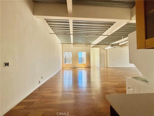 312 W 5th St, Unit 1206 in Los Angeles, CA - Building Photo - Building Photo