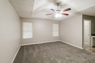 6165 Leverett Dr in Stonecrest, GA - Building Photo - Building Photo