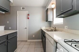 3115 Falk Ct in La Porte, TX - Foto de edificio - Building Photo