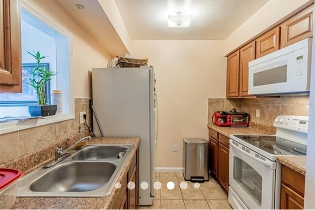 110 Dorchester Sq in Lake Mary, FL - Building Photo - Building Photo