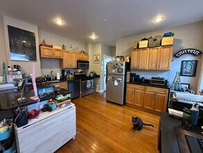 1870 Commonwealth Ave in Boston, MA - Building Photo - Building Photo