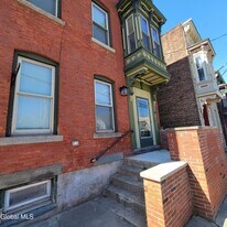 762 Eastern Ave in Schenectady, NY - Building Photo