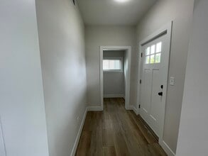 171 Davis St, Unit #2 in Wyandotte, MI - Building Photo - Building Photo