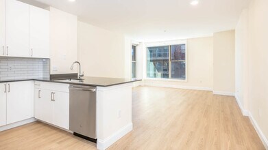 70 Hope Ave in Waltham, MA - Foto de edificio - Building Photo