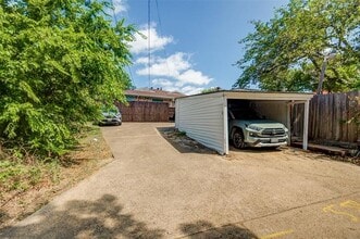 10910 Marchant Cir in Dallas, TX - Building Photo - Building Photo