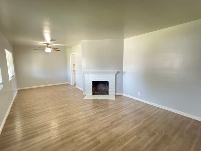 515 Cherokee Dr in Bakersfield, CA - Building Photo - Building Photo