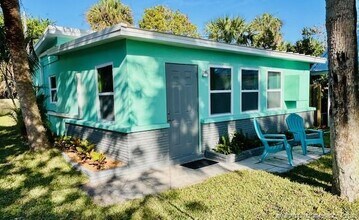 4160 NE Indian River Dr in Jensen Beach, FL - Building Photo - Building Photo