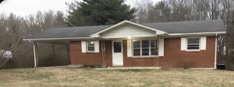 502 Bluebird Dr in Russell Springs, KY - Building Photo