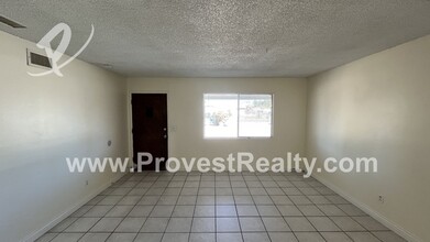 22755 Eyota Rd in Apple Valley, CA - Building Photo - Building Photo