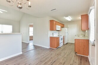 154 Dreville Dr in La Vergne, TN - Building Photo - Building Photo