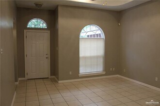 15 Umar Ave in McAllen, TX - Building Photo - Building Photo