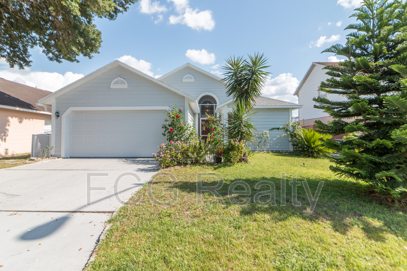 645 Allison Ave in Davenport, FL - Building Photo