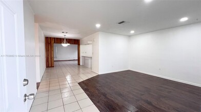 5030 SW 103rd Pl in Miami, FL - Building Photo - Building Photo