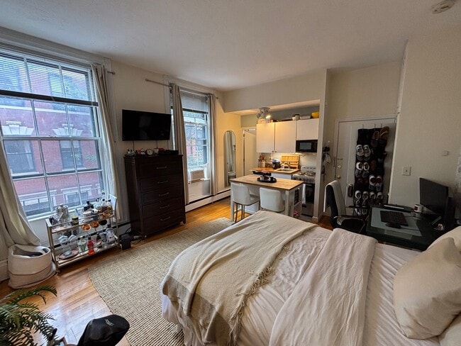 13 S Russell St, Unit 2 in Boston, MA - Building Photo - Building Photo