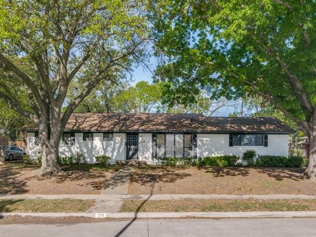 308 S Grove Rd in Richardson, TX - Foto de edificio - Building Photo