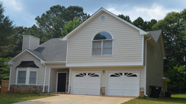 2821 Stone Bridge Trl in Conyers, GA - Foto de edificio - Building Photo
