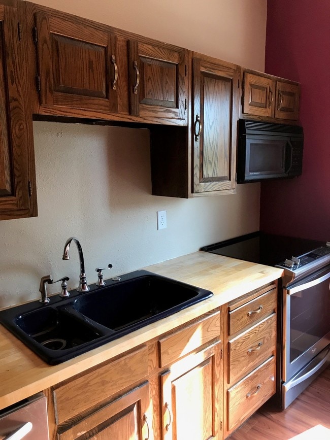 509 Chestnut St, Unit Apt 2 in Dubuque, IA - Building Photo - Building Photo