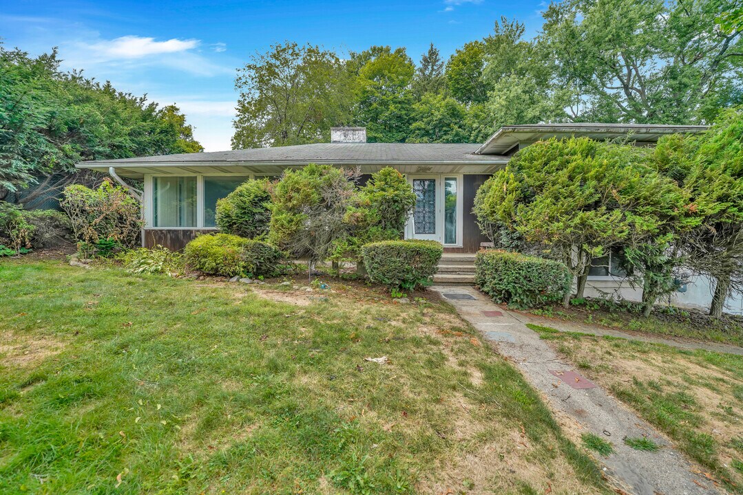 855 Cooke St in Waterbury, CT - Building Photo