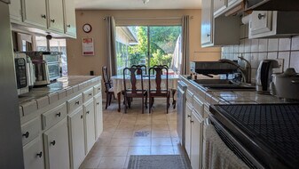 1043 Bonner Ave in Fremont, CA - Building Photo