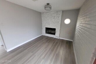 2609 W McLellan Blvd, Unit 3 in Phoenix, AZ - Building Photo - Building Photo