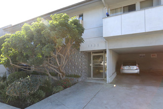 Jasmine Apartments in Los Angeles, CA - Building Photo - Building Photo