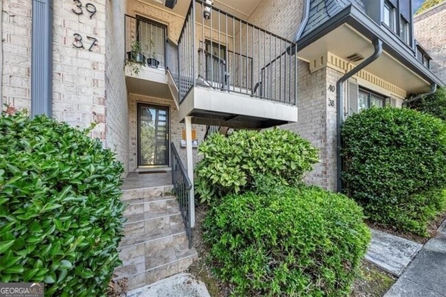 property at 37 La Rue Pl NW