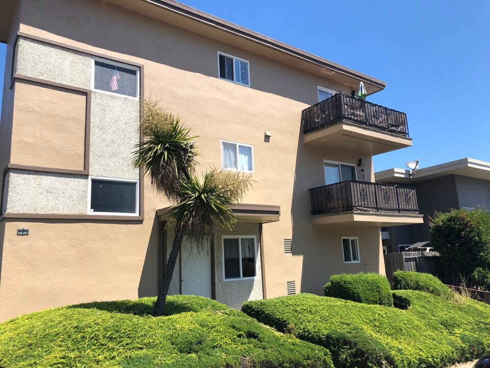 504 Richmond Dr in Millbrae, CA - Building Photo