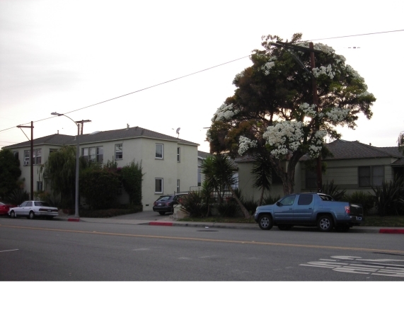 1759 Centinela Ave in Santa Monica, CA - Building Photo