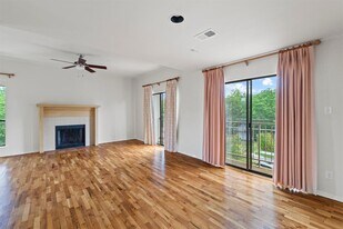 409 E 38th St in Austin, TX - Building Photo