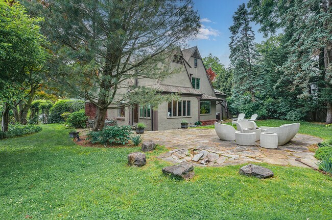 635 Oakhurst Rd in Mamaroneck, NY - Building Photo - Building Photo