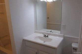 2876 Stennett St in Keego Harbor, MI - Building Photo - Building Photo