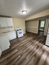 93 Cross St in Southbridge, MA - Building Photo - Building Photo
