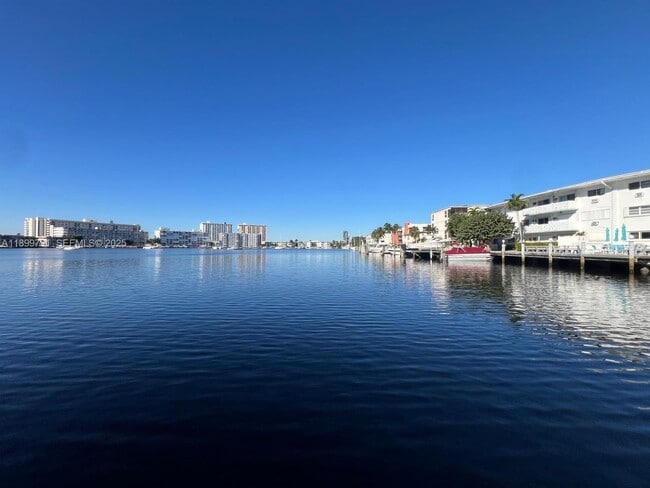 100 Golden Isles Dr in Hallandale Beach, FL - Building Photo - Building Photo