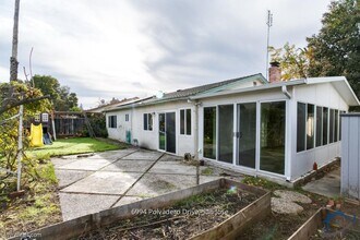6994 Polvadero Dr in San Jose, CA - Foto de edificio - Building Photo