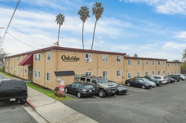 Oakridge Apartments