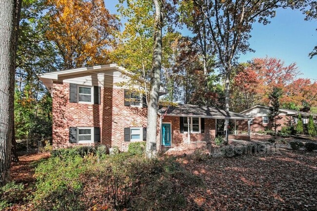 916 Tanglewood Dr in Cary, NC - Building Photo - Building Photo