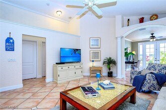 575 101st Ave N in Naples, FL - Building Photo - Building Photo