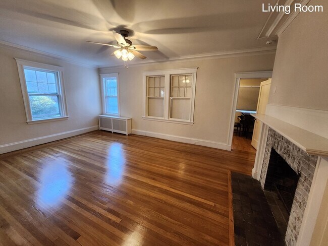 446 Lowell Ave in Newton, MA - Building Photo - Building Photo