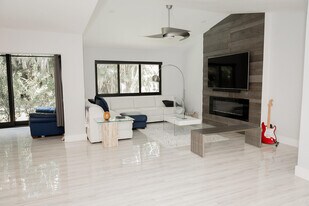 5700 Coach House Cir in Boca Raton, FL - Building Photo