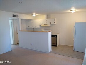 2705 W Tuckey Ln-Unit -2 in Phoenix, AZ - Building Photo - Building Photo