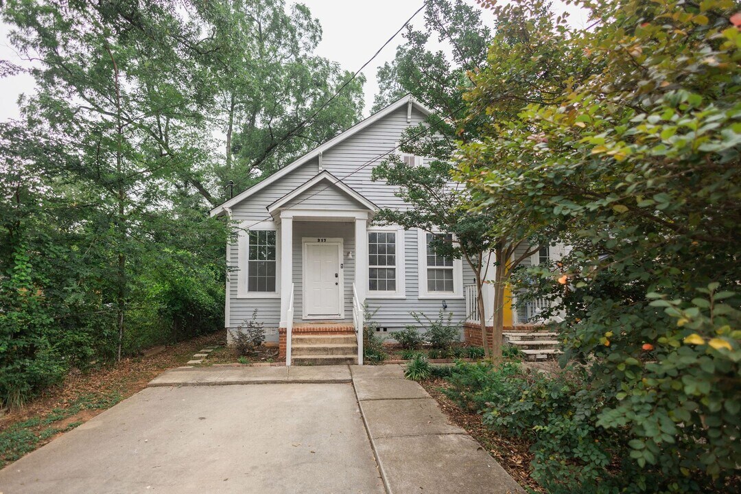 315 W Chappell St in Griffin, GA - Building Photo