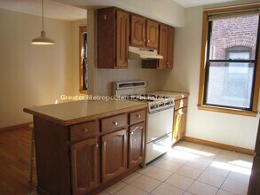 3 Holden Ct, Unit 2 in Boston, MA - Building Photo - Building Photo