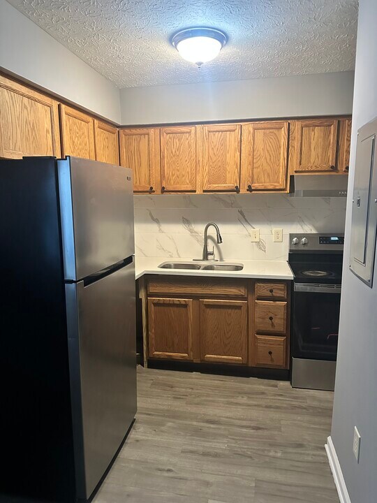 5458 Kenneylane Blvd in Columbus, OH - Building Photo