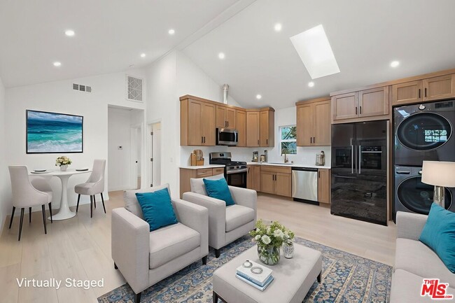 609 Sunset Ave in Los Angeles, CA - Building Photo - Building Photo